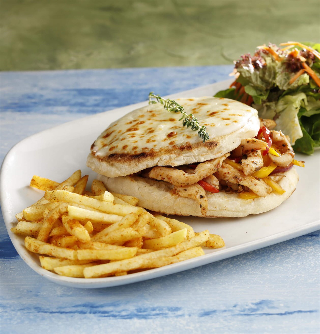 BAZLAMA CHICKEN SANDVİÇ