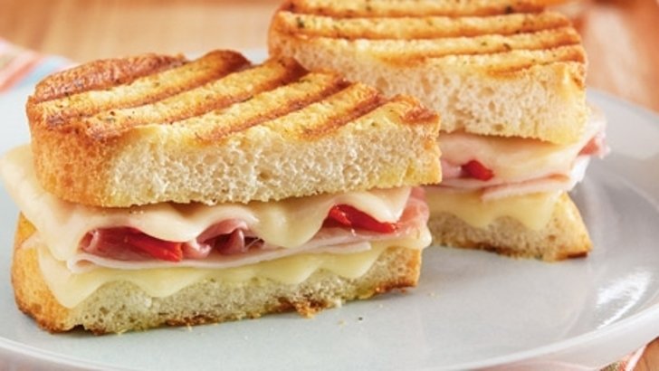 SALAMLI KAŞARLI TOST